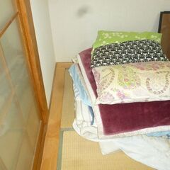 布団･枕セット。無料でお譲りします。受け渡しは、7/19(金)15:00、松山市立花です。の画像