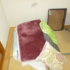 布団･枕セット。無料でお譲りします。受け渡しは、7/19(金)15:00、松山市立花です。の画像