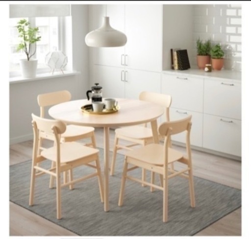IKEA円形ダイニングテーブル