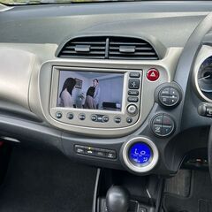 仙台☆H22フィットハイブリッドナビプレミアムセレクション2WD車検取り立て！ETC！の画像