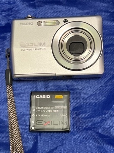デジタルカメラCASIO EX-Z700