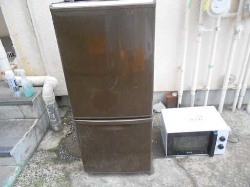 東芝の冷凍、冷蔵庫１３８L２ドア：茶色：中古良品よく冷えます：テスト済み：