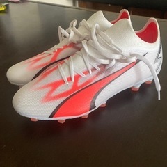 PUMAウルトラマッチHGAGサッカースパイク
の画像