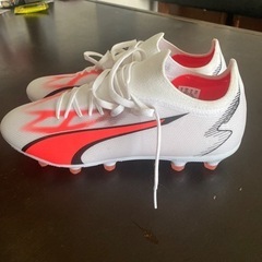 PUMAウルトラマッチHGAGサッカースパイク
