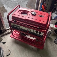 溶接機も動く　エンジン　発電機