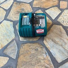 マキタ　充電器