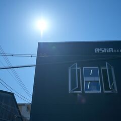 チラシの封入と梱包作業の画像
