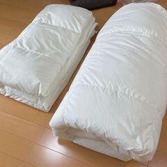 ダブルサイズ羽毛布団２枚合わせ【年中使えます】