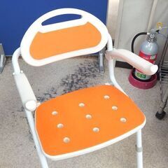 楽々健 シャワーチェア 楽浴デラックス RK-05006 肘付き オレンジ色 折りたたみ ☆ 札幌市 北区 屯田 の画像