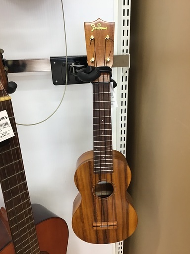 【トレファク神戸新長田】Famousのウクレレです！【取りに来れる方限定】