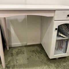 パソコンデスク、学習机　白色 -- 配送も可能ですの画像