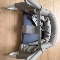 イングリッシーナベビーチェア ビブドレス付の画像