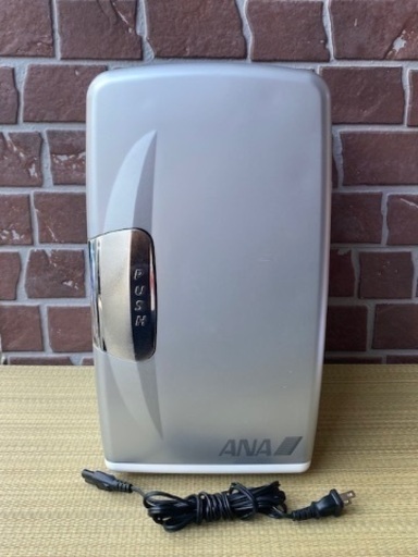 ◎お値下げしました‼️ 【断捨離中】 早い者勝ち‼️ ANAセレクション 2電源式 電子冷温庫 冷蔵庫 MR-109 動作品 ＡＣ電源コード・取説・紙箱付