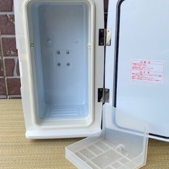 ◎お値下げしました‼️ 【断捨離中】 早い者勝ち‼️ ANAセレクション 2電源式 電子冷温庫 冷蔵庫 MR-109 動作品 ＡＣ電源コード・取説・紙箱付の画像