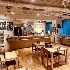 【★急募★】週1～2日／1日4時間程度のお仕事です。子育て中の方でもOK !　カフェ・COLORS　お客様対応の画像