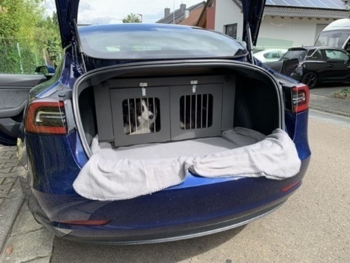 テスラモデル3 2019年モデル専用の犬のクレート