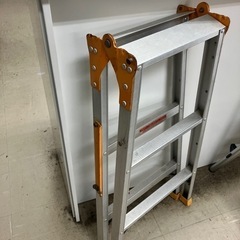 K2407-412 Kステップ K-90 折りたたみ3段脚立 キズ・汚れあり 中古の画像