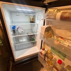 冷蔵庫、取りに来てくださる方お願いします(1人暮らし用・二年半使用・ハイセンス)の画像