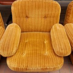 393# 中古　黄色レトロソファー５点セット　三人がけ×１　一人がけ×２の画像