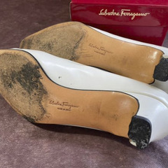 G29P Salvatore Ferragamo パンプス 白 ガンチーニ パンプス レザー ローヒール ホワイト系 レディス 6 1/2 23.5cm フェラガモの画像