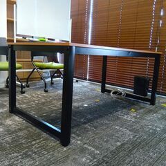 ミーティングテーブル　商談机　会議机　オフィス家具　ダイニングテーブルの画像