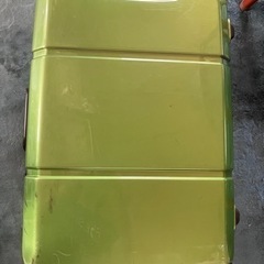 スーツケース　緑　キャリーケースの画像