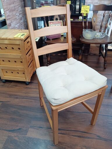 IKEA　JOKKMOKK　ダイニングチェア　クッション付き　パイン材　ナチュラル　イケア　ヨックモック　サイズ（約）幅42×奥44×高90　　■近隣配送無料 買取GO‼　栄和店
