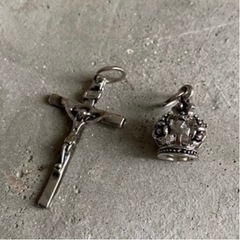 ステンレス新品アクセサリーや合金商品が大量にあり買い取って下さる...