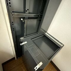 オフィス机 2つありますの画像