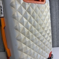 Mサイズ 63L キャリーケース（鍵無し品）の画像