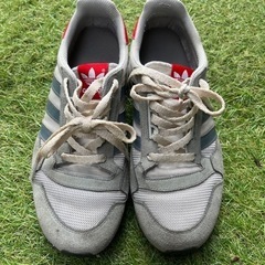 adidasスニーカーの画像
