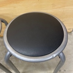 丸椅子 丸イス パイプ椅子 中古品 二脚の画像