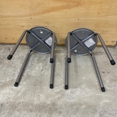 丸椅子 丸イス パイプ椅子 中古品 二脚の画像