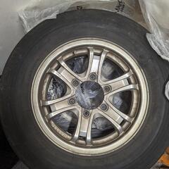 車のパーツ タイヤ、ホイール