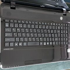🔴特価！/💗保証付き💕/👍良品👍最高峰Core i7(クアッドコア)/メモリ8GB/光速☆彡SSD240GB/DVDスーパーマルチドライブ/SDカードスロット/Wi-Fi/HDMI/カメラ/マイク/15.6インチ光沢液晶パネル/Windows11/Microsoft Office 2021/点検整備清掃済み😊/💗サポート&アフターサービス永続対応！/✅送料無料！LIFE BOOK No.l40712の画像