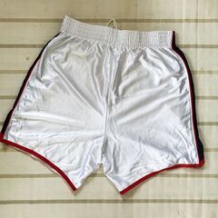 商談中　値下げ　デサント製バスケット用メンズパンツ　ホワイト色　サイズ Ｌの画像