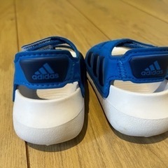 Adidasサンダル12 cm
の画像