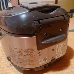 象印 圧力IH炊飯ジャー 炊飯器⭐NP-HN10⭐2012年製の画像