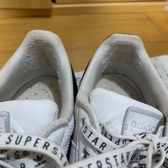 レディース　adidas　靴 スニーカーの画像