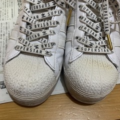 レディース　adidas　靴 スニーカーの画像