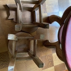 ネコの丸テーブルセット　猫がかわいい。丸テーブル1、丸椅子2個　の画像