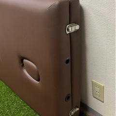 折りたたみ式　マッサージベッドの画像