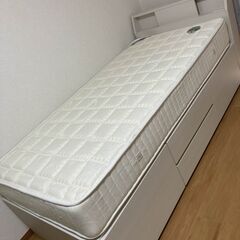 【ほぼ新品】ニトリのシングルベット収納付き【定価４万円くらい】