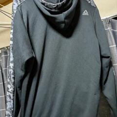 7月25日まで‼️最終値引き中‼️Reebok パーカー 薄手の画像