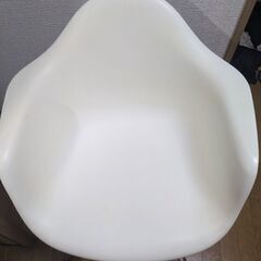 ホワイト ハーマンミラー風 アームシェルチェア　ダイニングチェアの画像