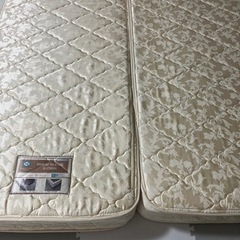 sealy ポスチャーテックコイル　クイーンサイズマットレス
の画像