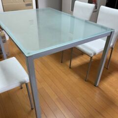 決まりました■ダイニングテーブルとダイニングチェア