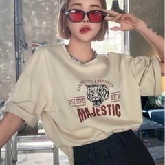 shein タイガー　tシャツ
