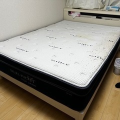 ダブルベッド