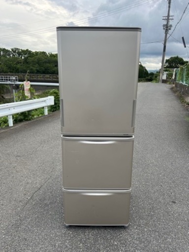 ☘️大阪市から阪南市まで配達設置無料シャープ冷蔵庫350Ｌ保証有り